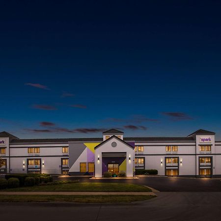 Spark By Hilton Wichita East Exteriér fotografie